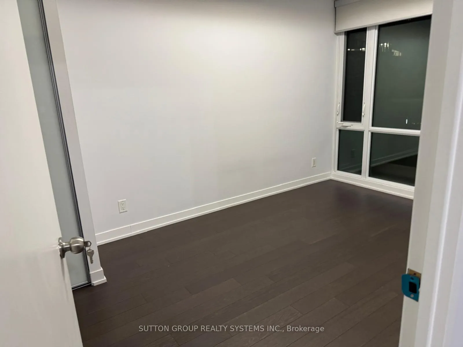 Photo 3 of Unit N902, 120 Bayview Avenue, Toronto, Waterfront Communities — HOMEH