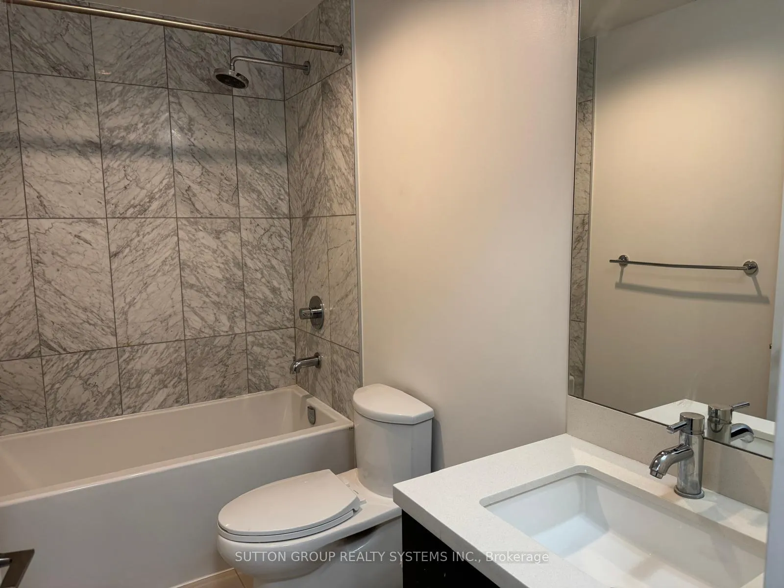 Photo 4 of Unit N902, 120 Bayview Avenue, Toronto, Waterfront Communities — HOMEH