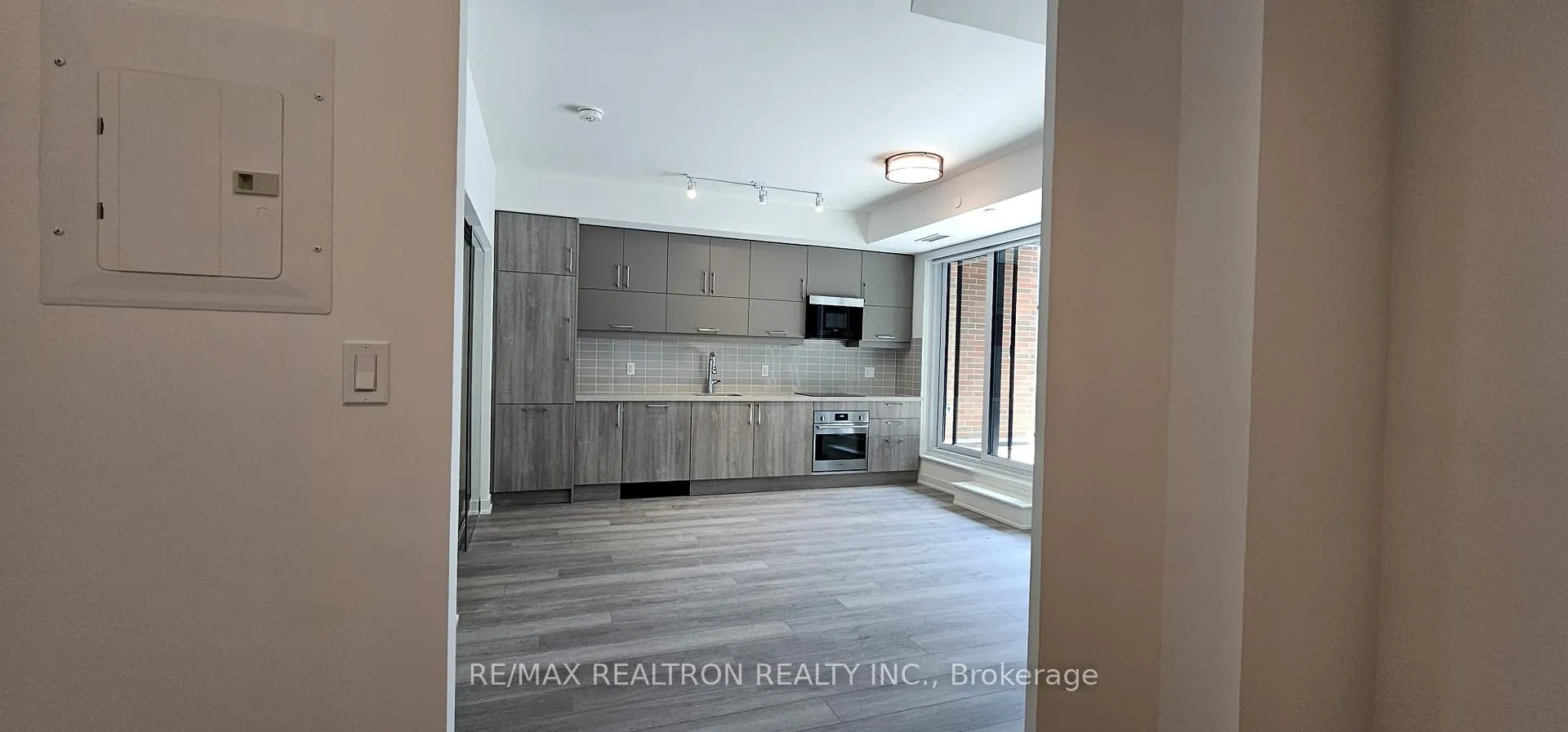 Photo 1 of Unit 306, 38 Simcoe Promenade, Markham, Unionville — HOMEH