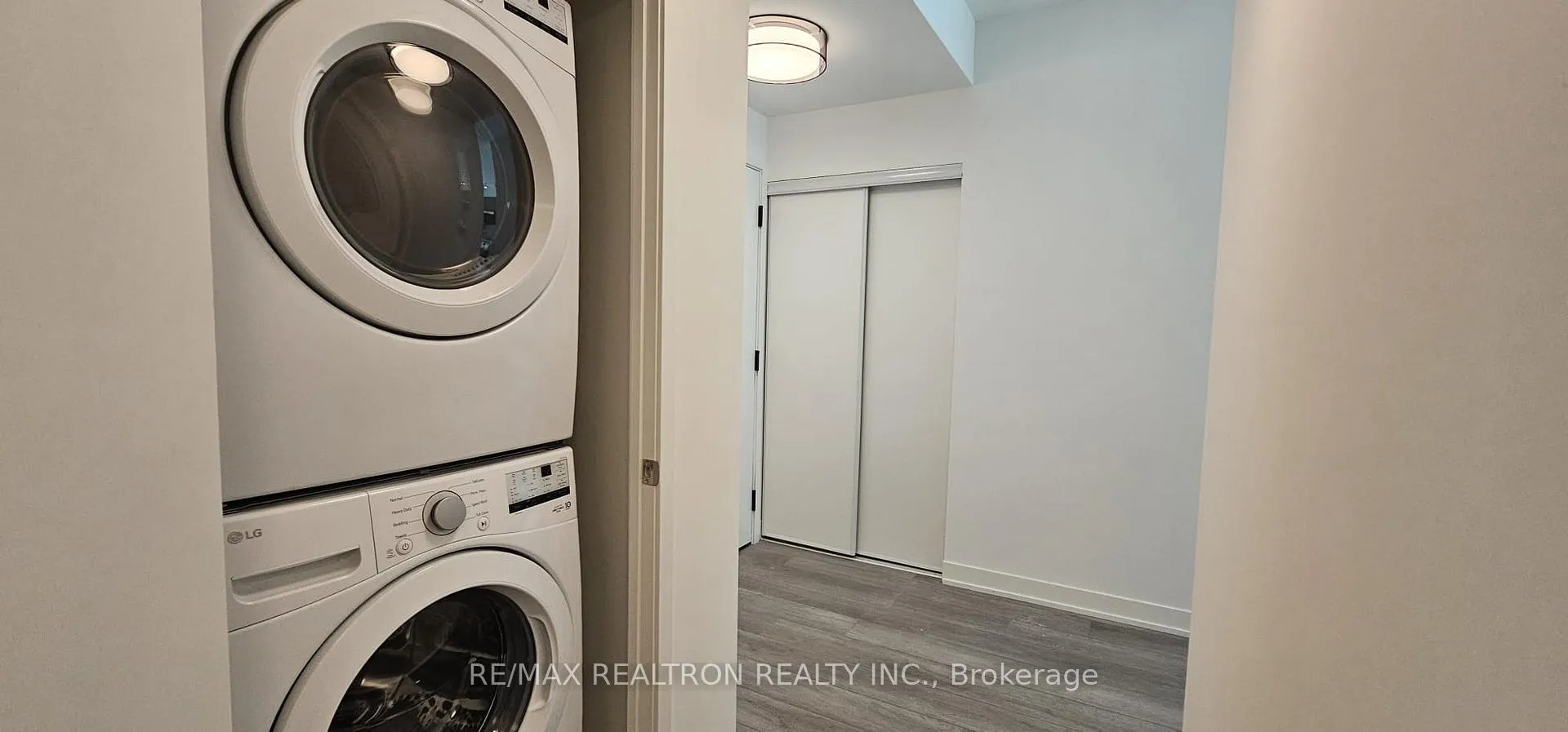 Photo 2 of Unit 306, 38 Simcoe Promenade, Markham, Unionville — HOMEH