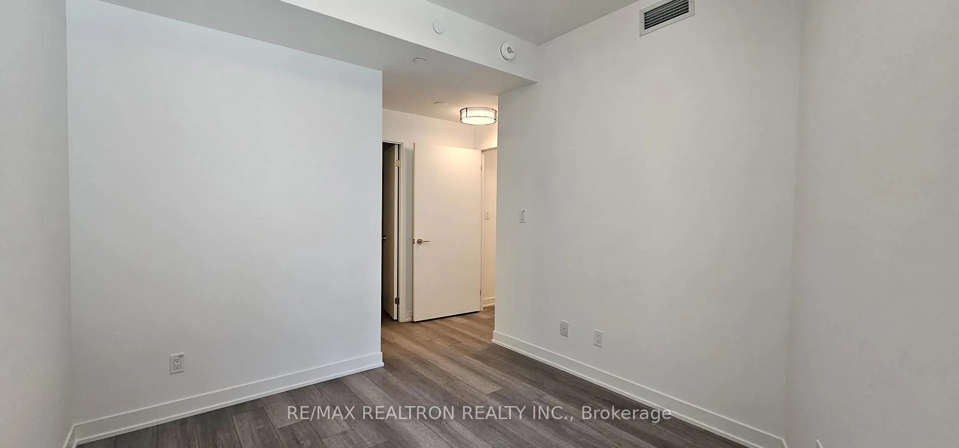 Photo 3 of Unit 306, 38 Simcoe Promenade, Markham, Unionville — HOMEH