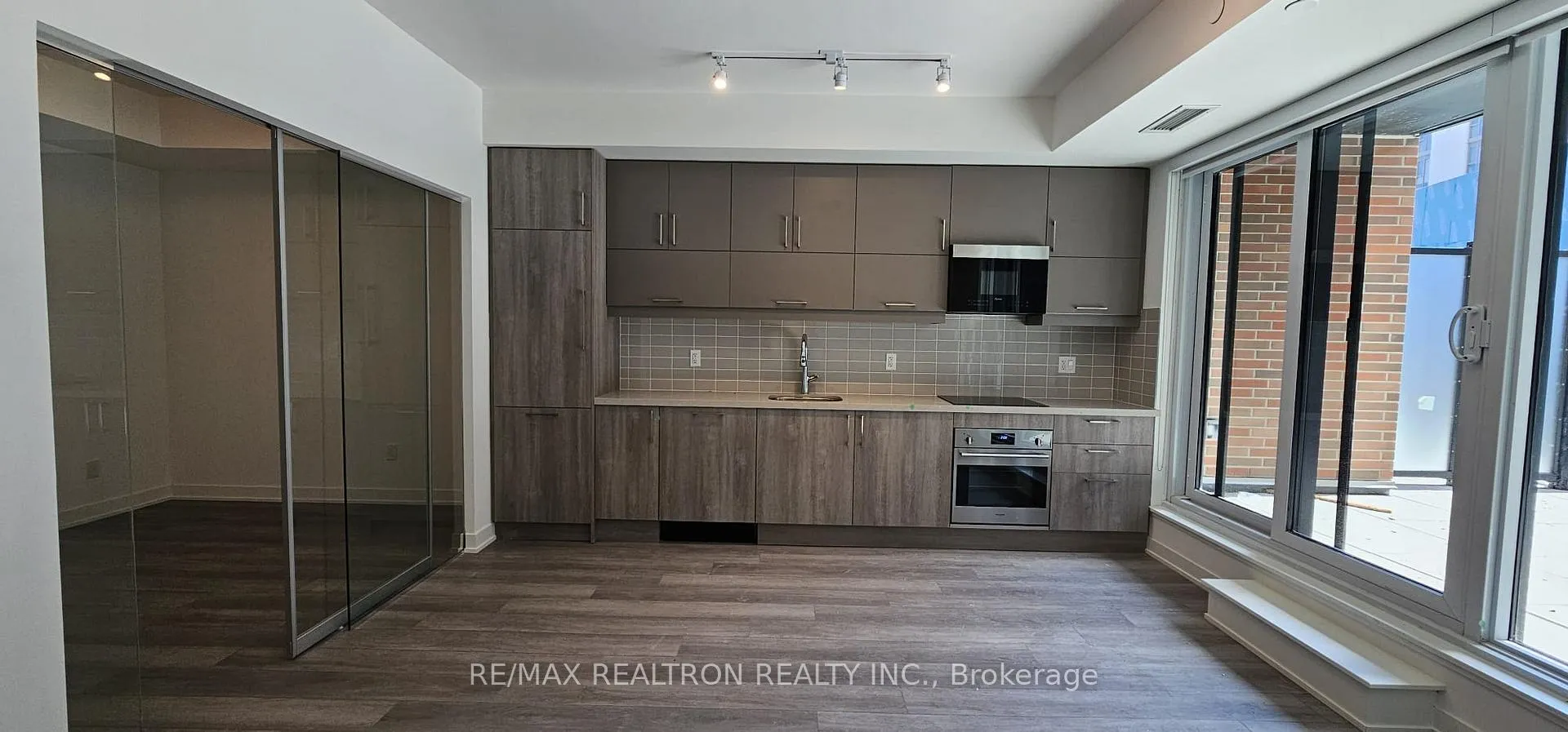 Photo 8 of Unit 306, 38 Simcoe Promenade, Markham, Unionville — HOMEH