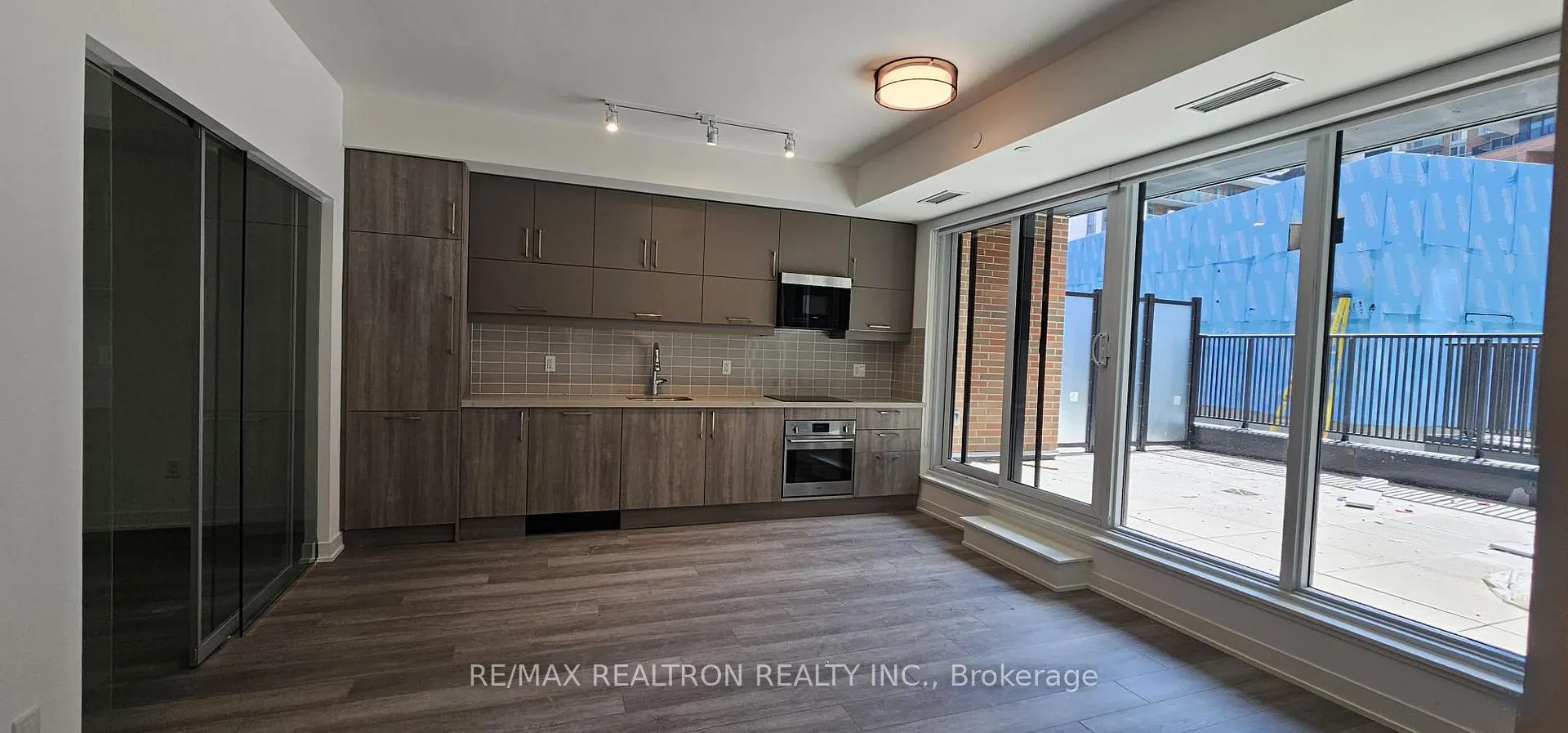 Photo 13 of Unit 306, 38 Simcoe Promenade, Markham, Unionville — HOMEH
