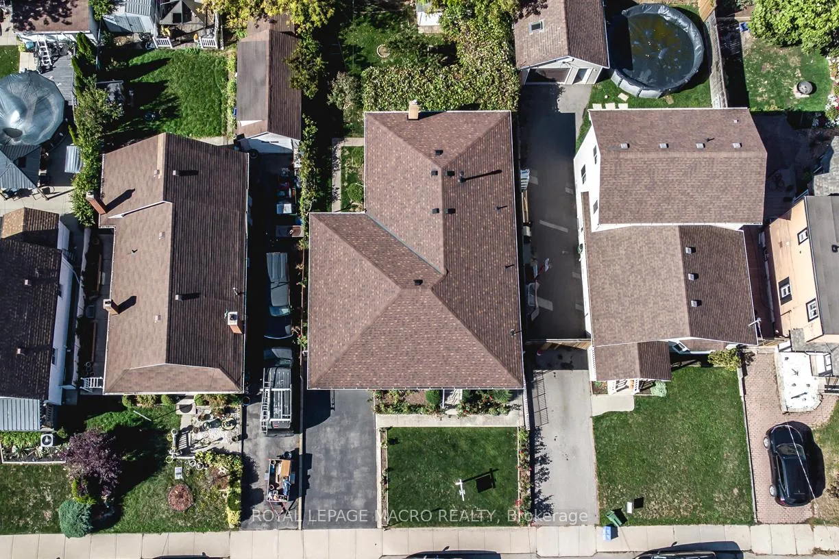 Photo 3 of 31 Adair Avenue N, Hamilton, McQuesten — HOMEH