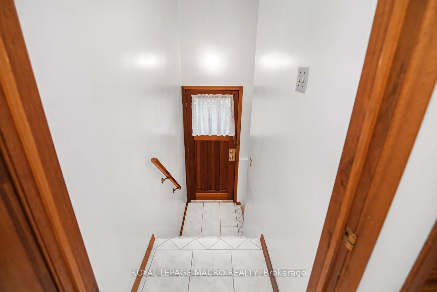 Photo 26 of 31 Adair Avenue N, Hamilton, McQuesten — HOMEH