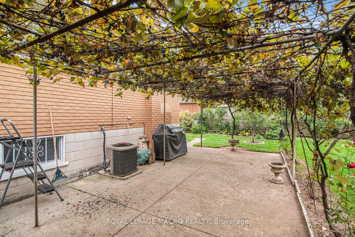 Photo 41 of 31 Adair Avenue N, Hamilton, McQuesten — HOMEH