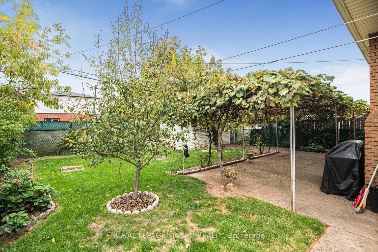 Photo 43 of 31 Adair Avenue N, Hamilton, McQuesten — HOMEH