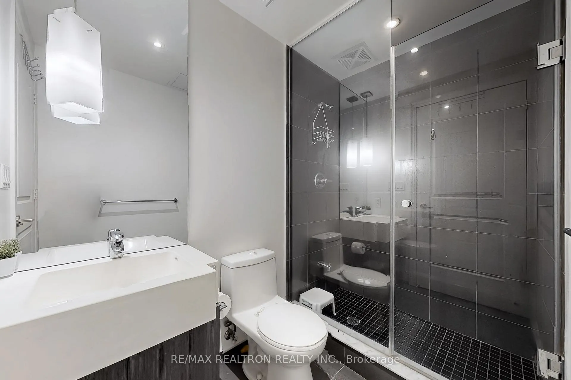 Photo 8 of Unit 1111, 8 The Esplanade, Toronto, Waterfront Communities — HOMEH