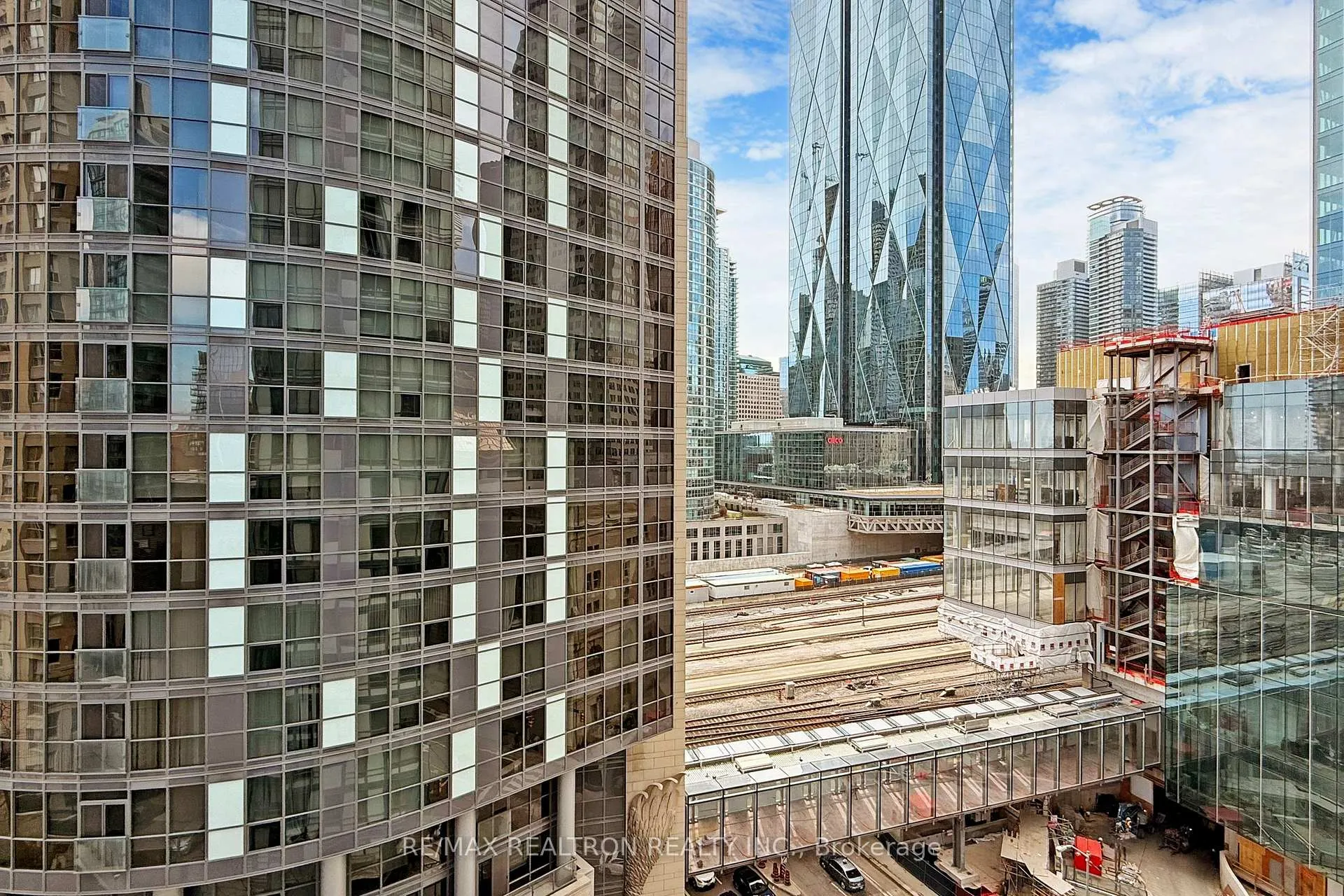 Photo 11 of Unit 1111, 8 The Esplanade, Toronto, Waterfront Communities — HOMEH