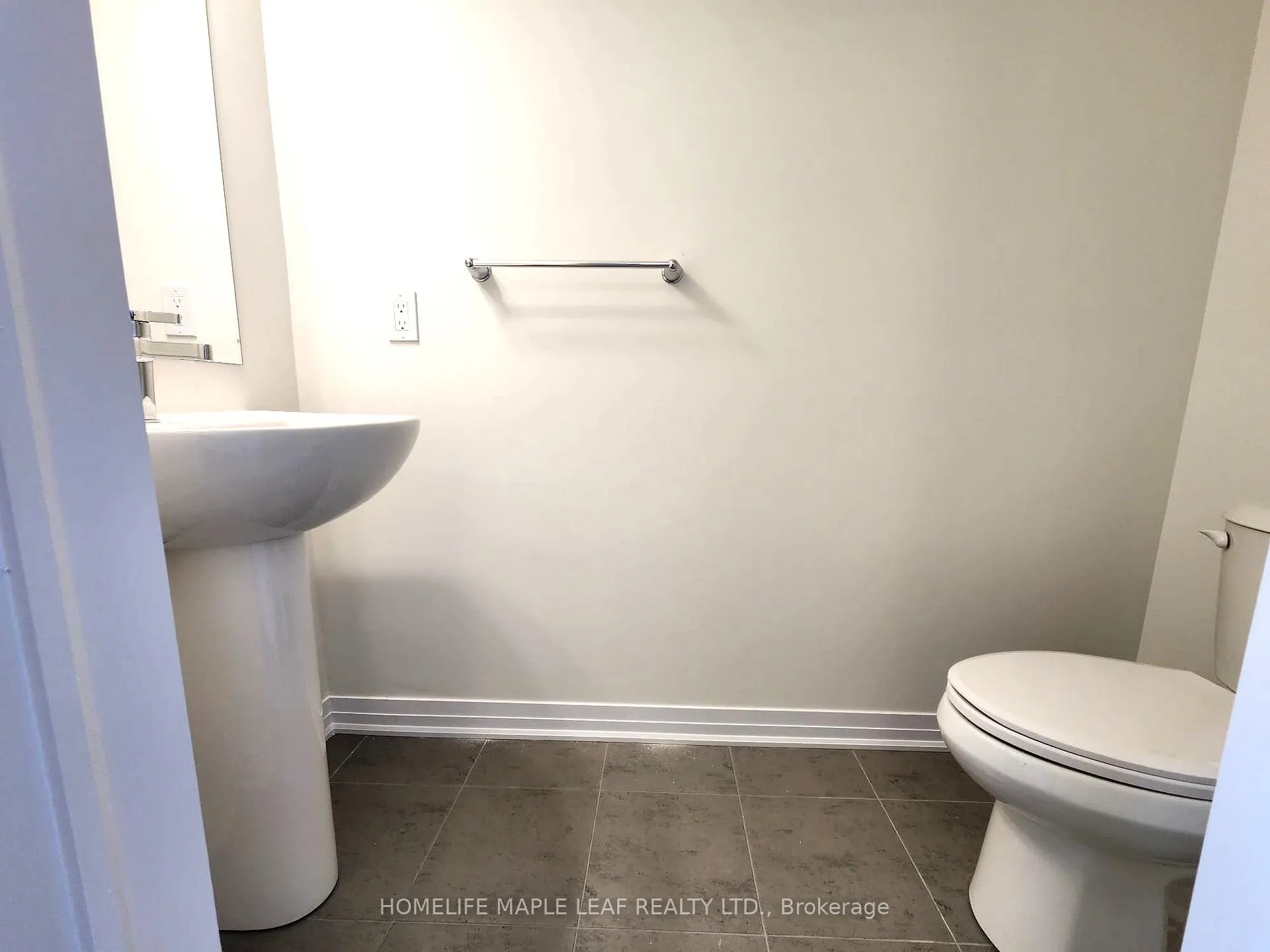 Photo 5 of Unit 41, 15 Stauffer Woods Trail, Kitchener — HOMEH