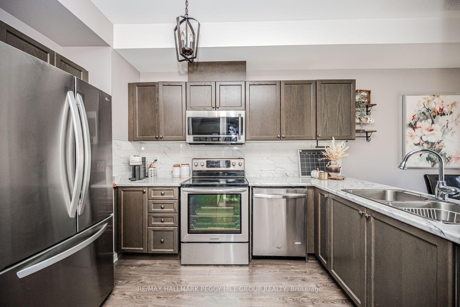 Photo 4 of Unit 47, 175 Stanley Street, Barrie, East Bayfield — HOMEH