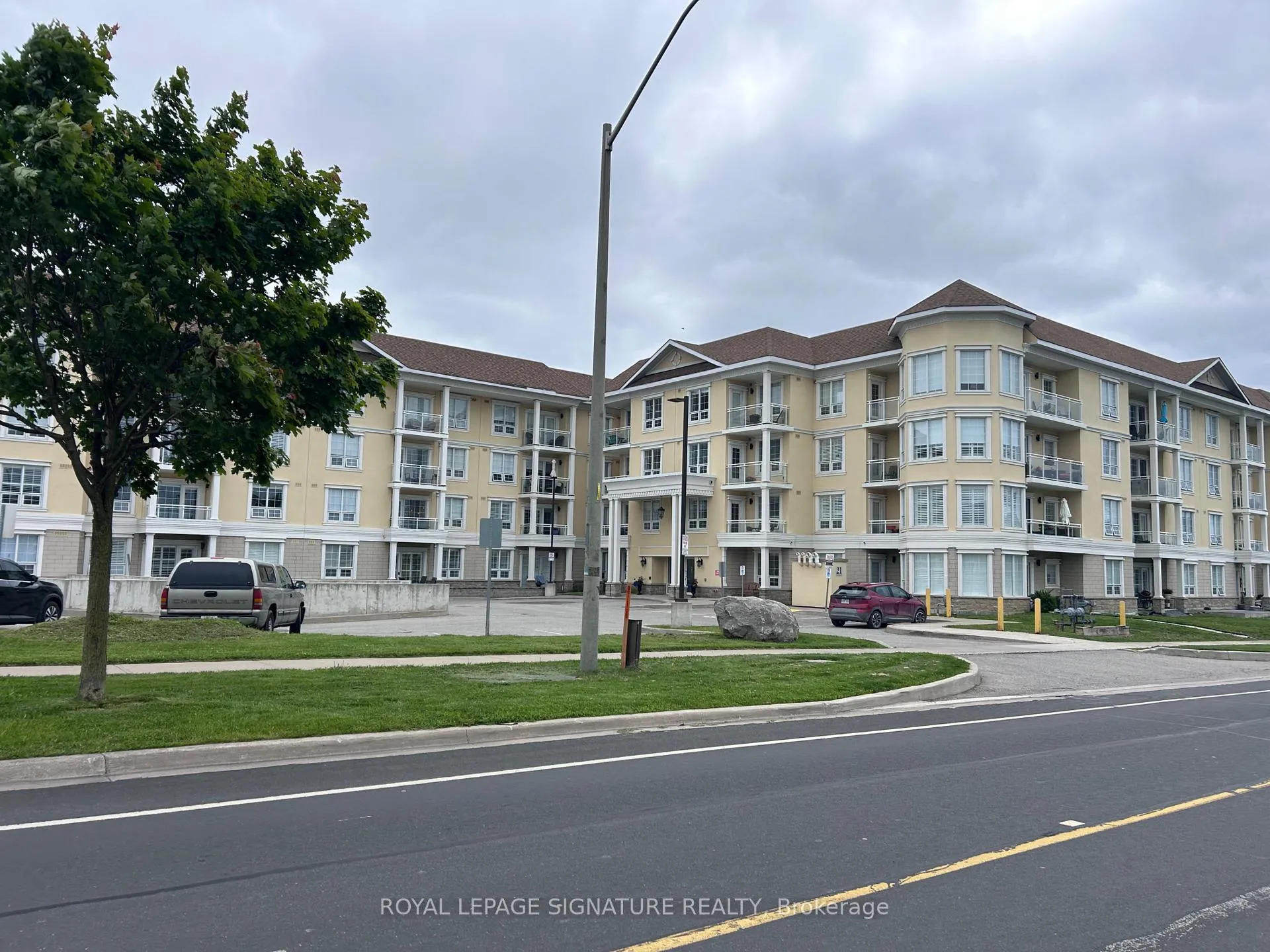 Photo 1 of Unit 320, 21 Brookhouse Drive, Clarington, Newcastle — HOMEH