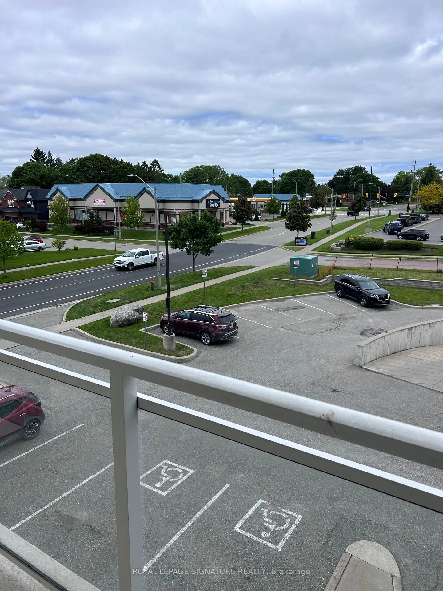 Photo 4 of Unit 320, 21 Brookhouse Drive, Clarington, Newcastle — HOMEH