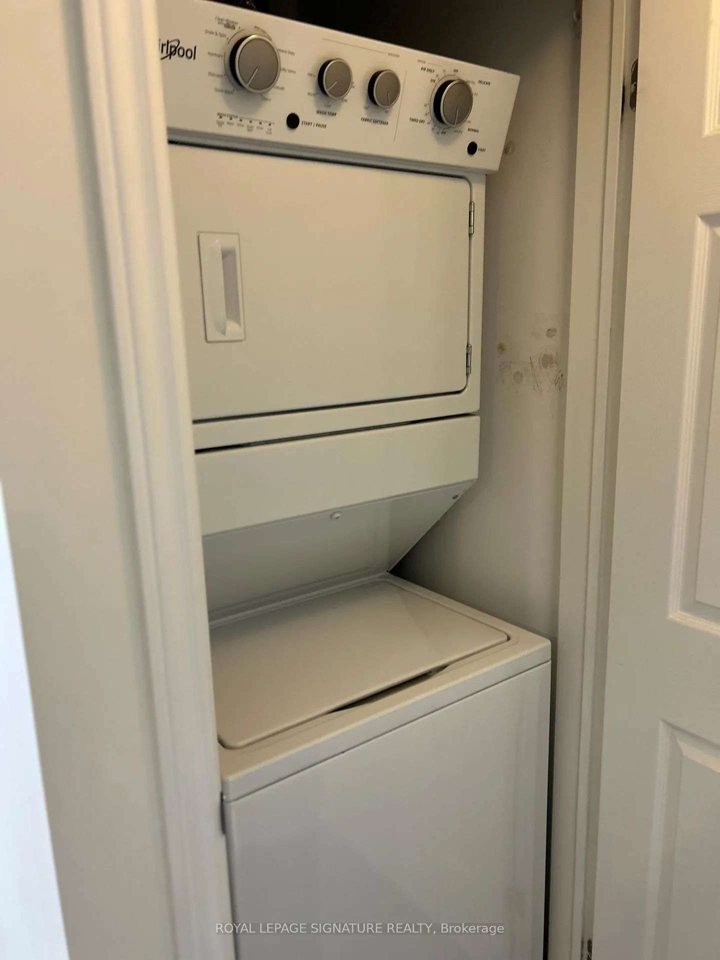 Photo 5 of Unit 320, 21 Brookhouse Drive, Clarington, Newcastle — HOMEH