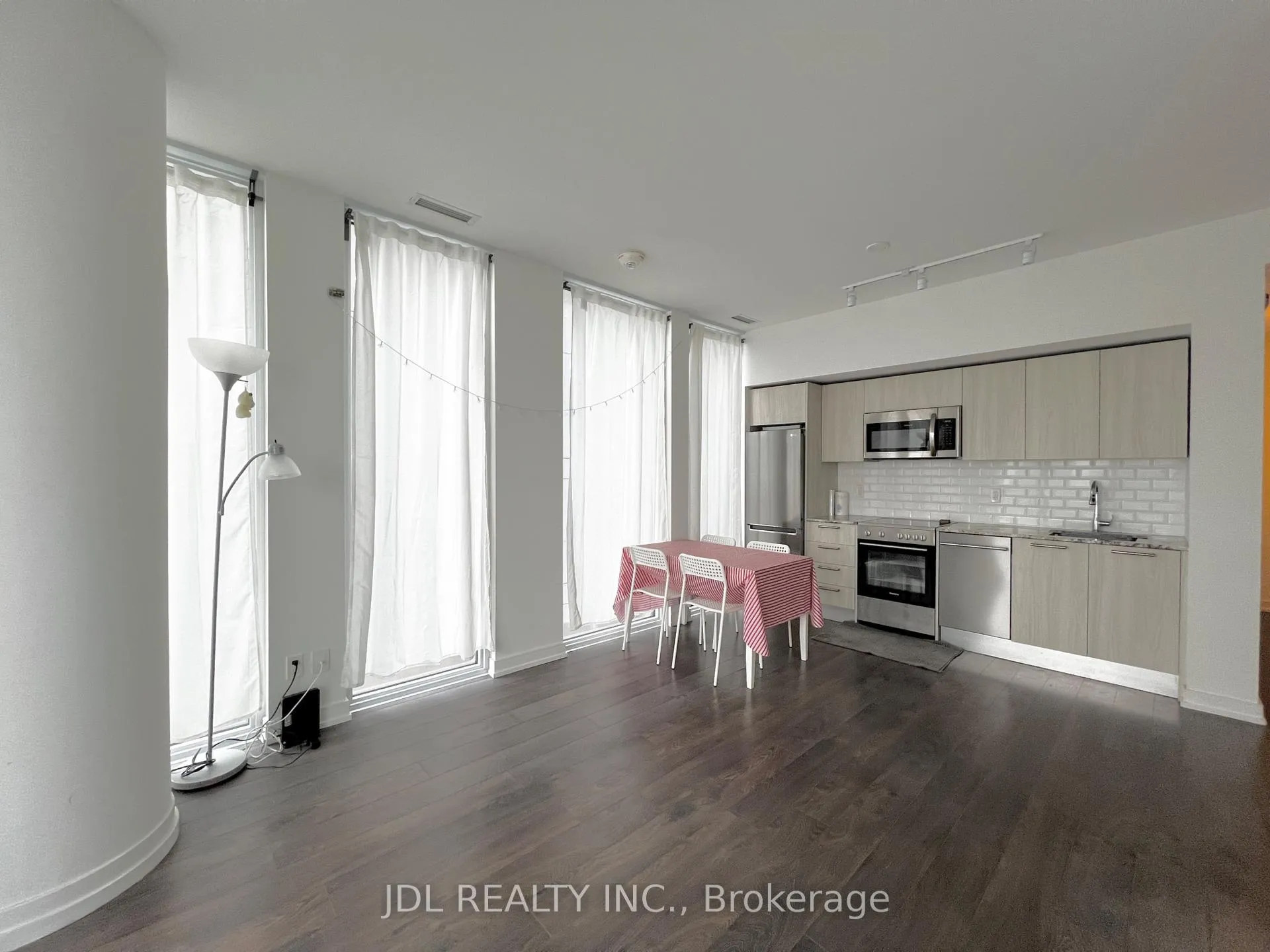 Photo 2 of Unit 2202, 28 Wellesley Street E, Toronto, Church-Yonge Corridor — HOMEH
