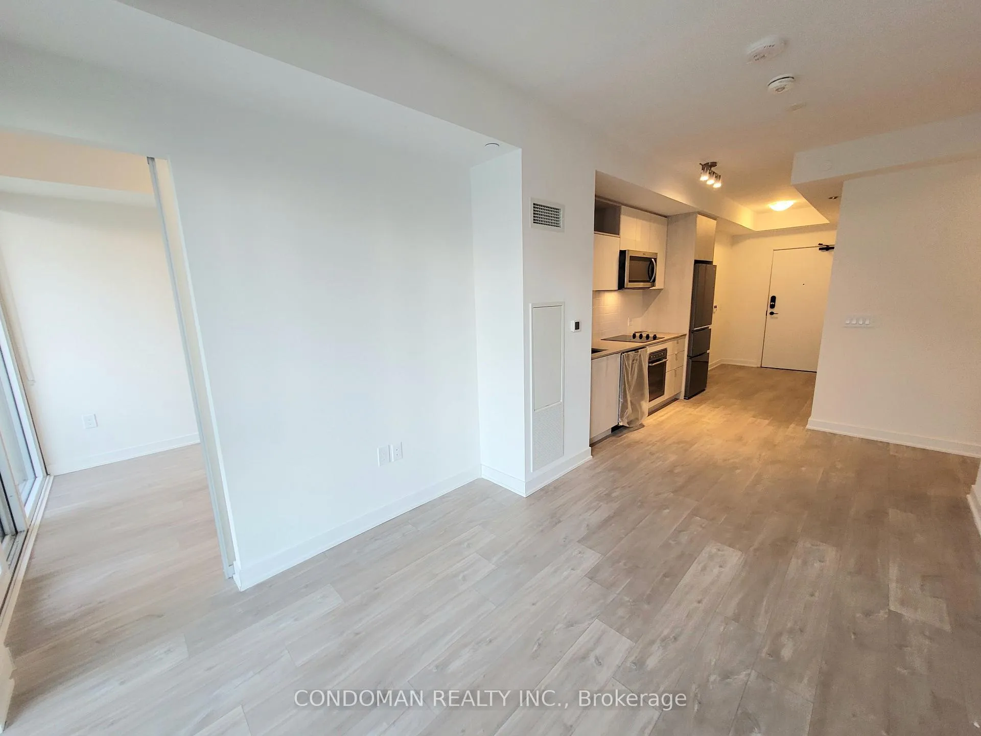 Photo 3 of Unit 1818, 60 Princess Street, Toronto, Waterfront Communities — HOMEH