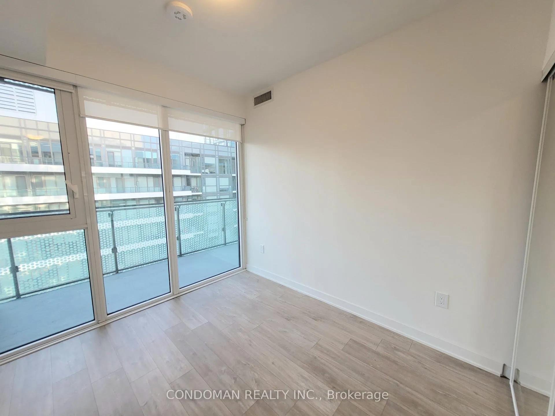 Photo 11 of Unit 1818, 60 Princess Street, Toronto, Waterfront Communities — HOMEH