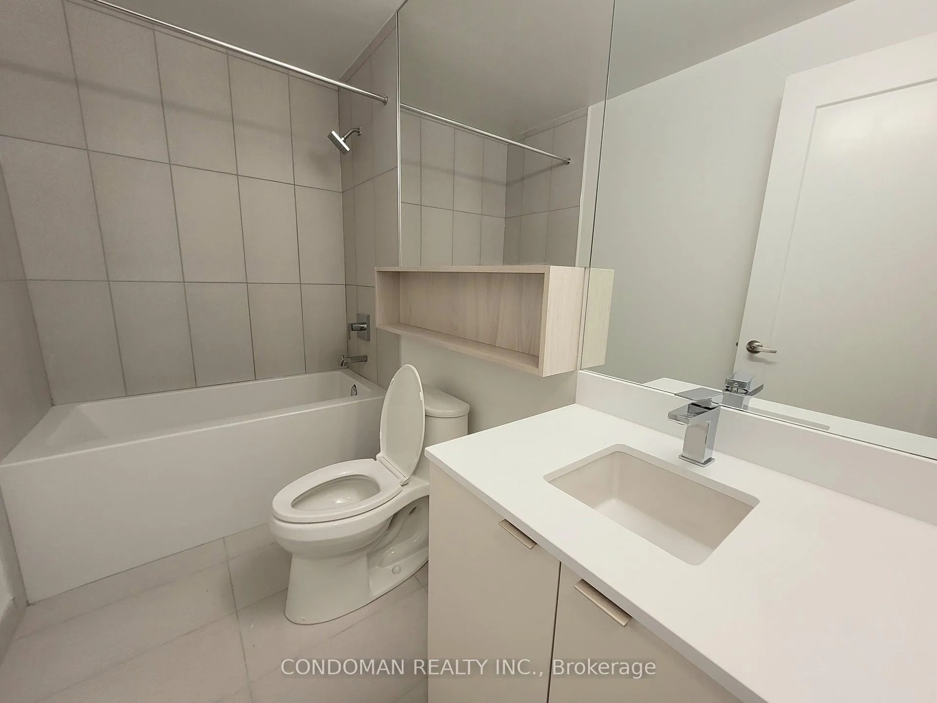 Photo 14 of Unit 1818, 60 Princess Street, Toronto, Waterfront Communities — HOMEH