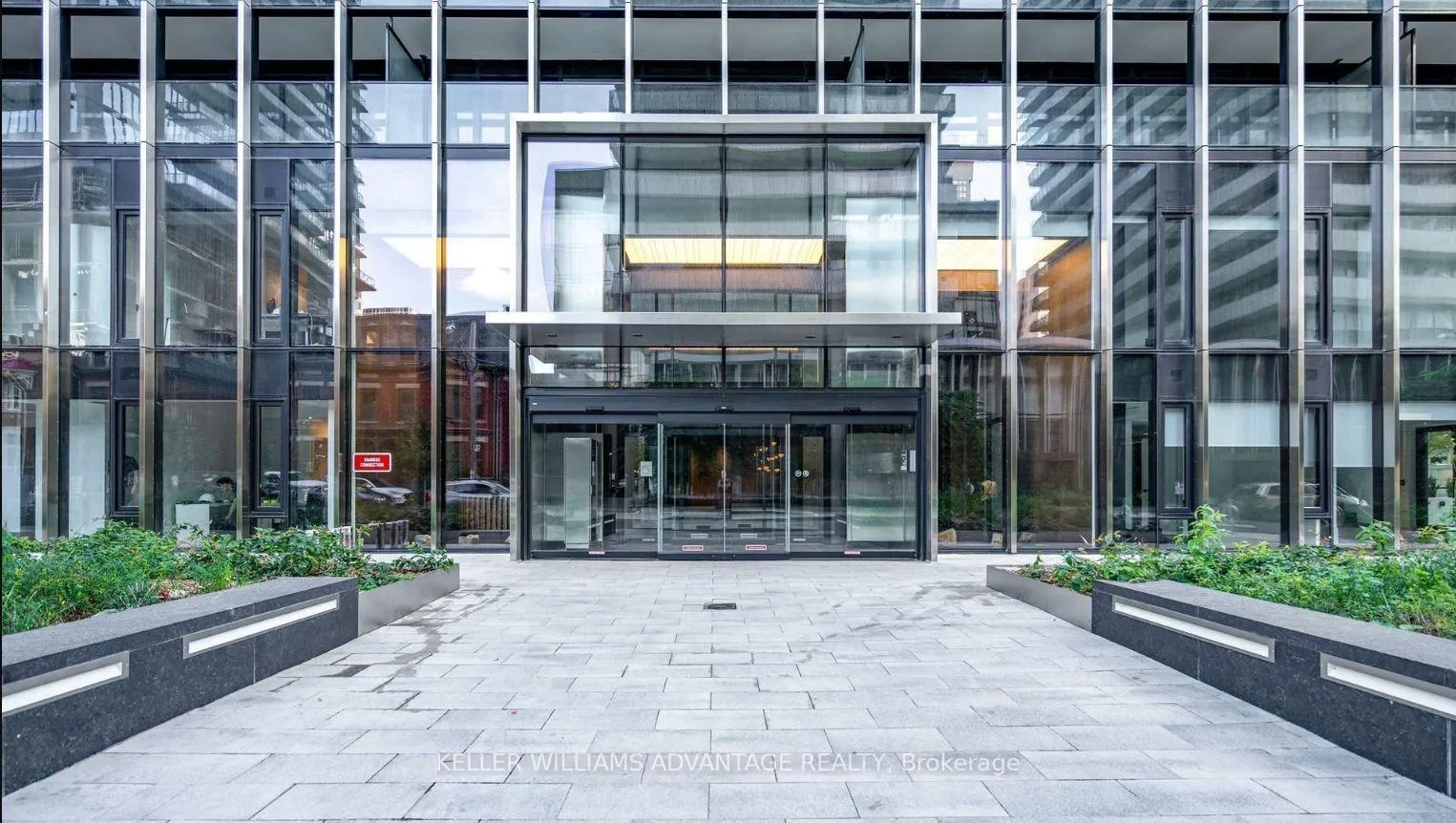 Photo 2 of Unit 4707, 55 Charles Street, Toronto, Church-Yonge Corridor — HOMEH