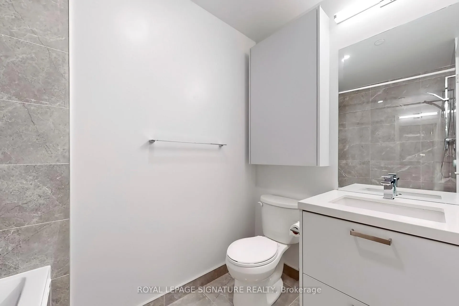 Photo 7 of Unit 1002, 55 Ontario Street, Toronto, Moss Park — HOMEH