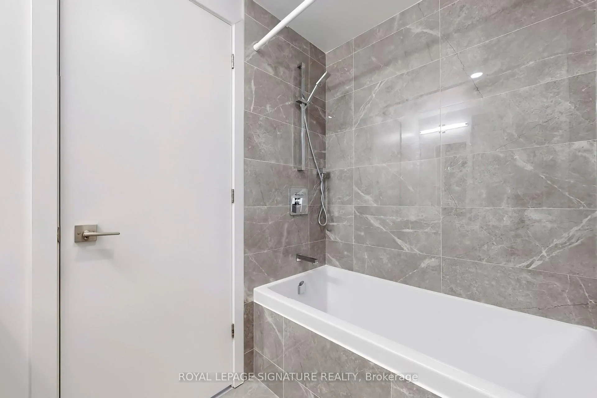 Photo 8 of Unit 1002, 55 Ontario Street, Toronto, Moss Park — HOMEH