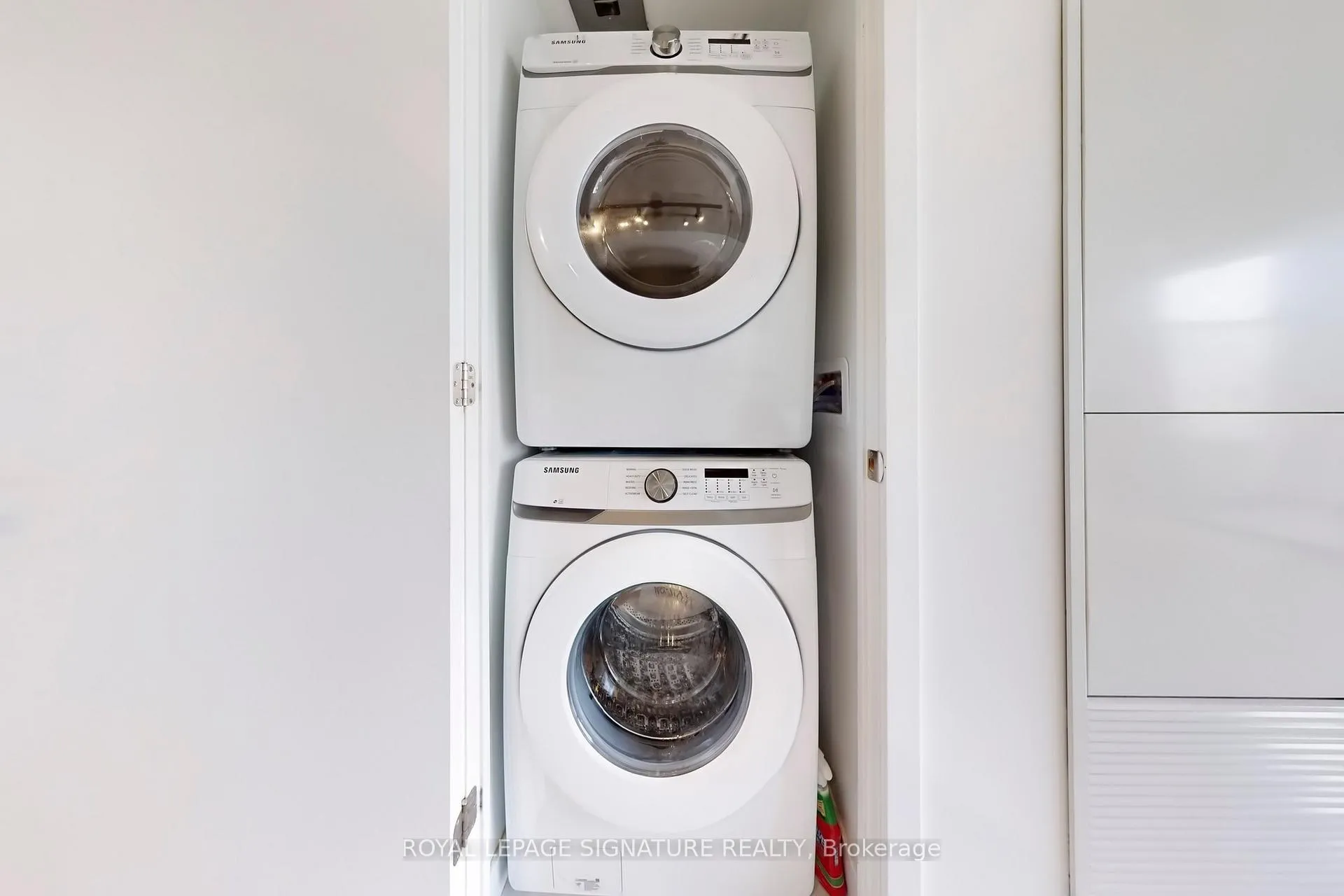 Photo 9 of Unit 1002, 55 Ontario Street, Toronto, Moss Park — HOMEH