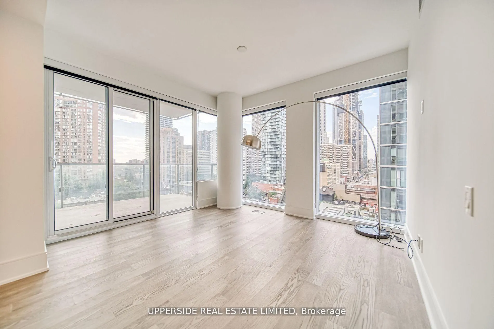 Photo 6 of Unit 1016, 1 Gloucester Street, Toronto, Church-Yonge Corridor — HOMEH