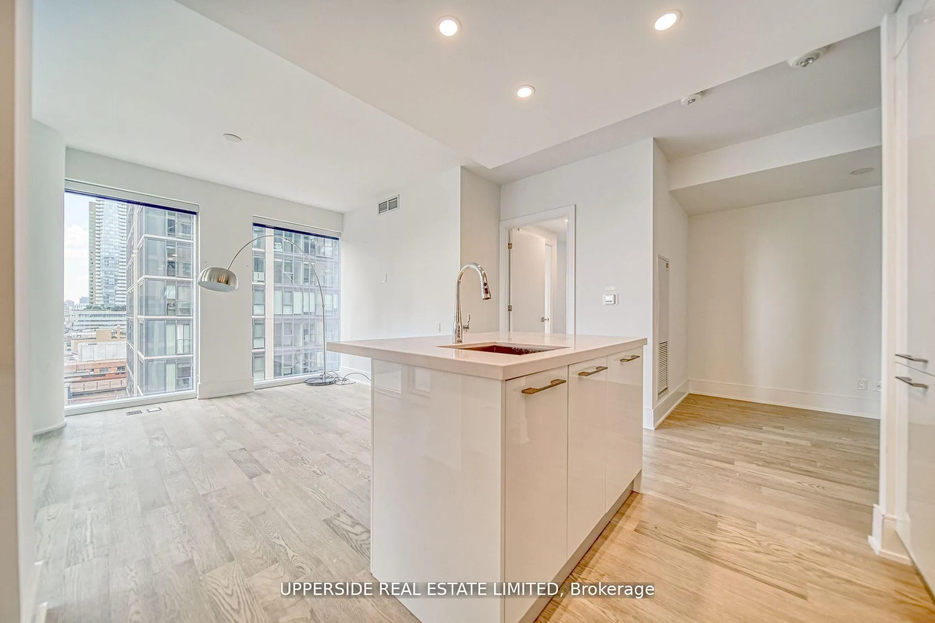 Photo 13 of Unit 1016, 1 Gloucester Street, Toronto, Church-Yonge Corridor — HOMEH