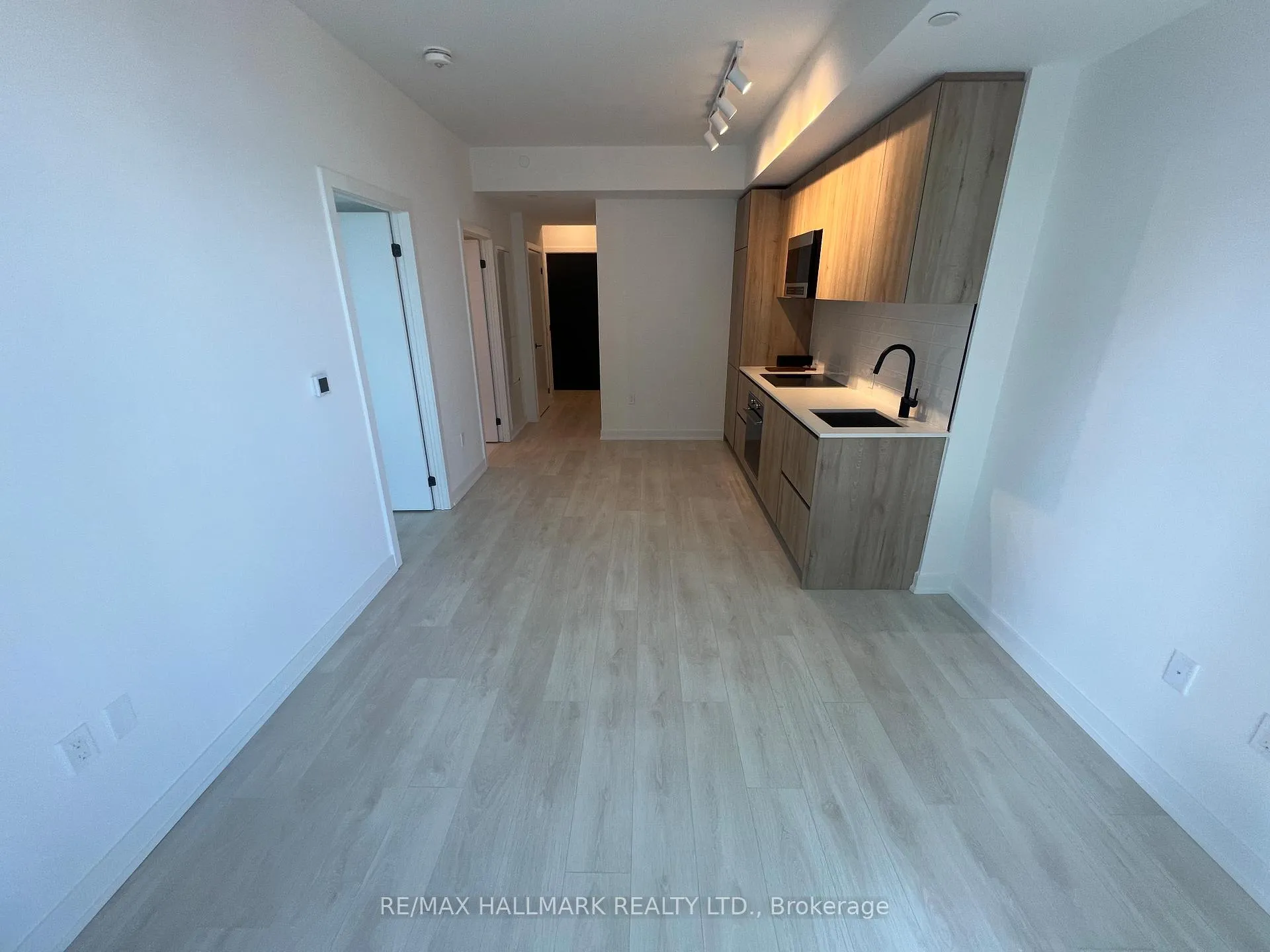 Photo 5 of Unit 2913, 117 Broadway Avenue, Toronto, Mount Pleasant East — HOMEH