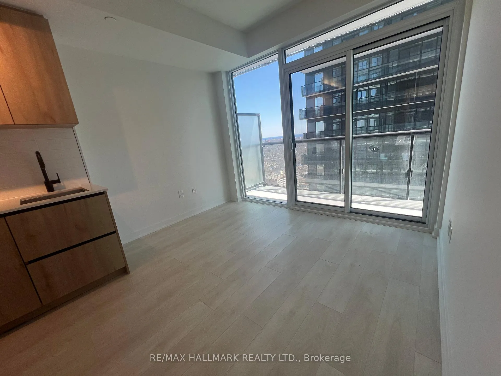 Photo 7 of Unit 2913, 117 Broadway Avenue, Toronto, Mount Pleasant East — HOMEH