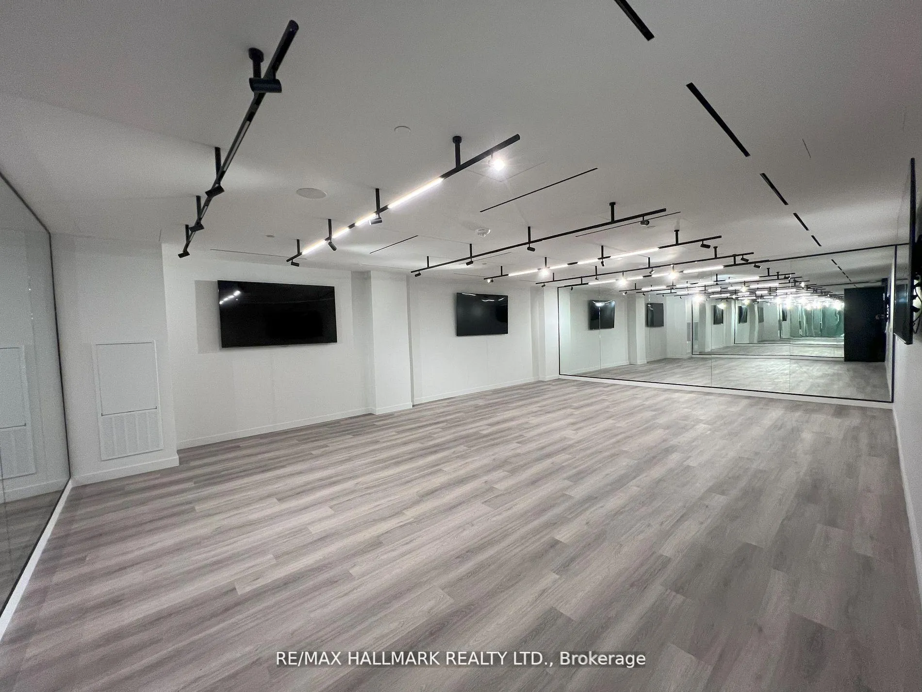 Photo 23 of Unit 2913, 117 Broadway Avenue, Toronto, Mount Pleasant East — HOMEH