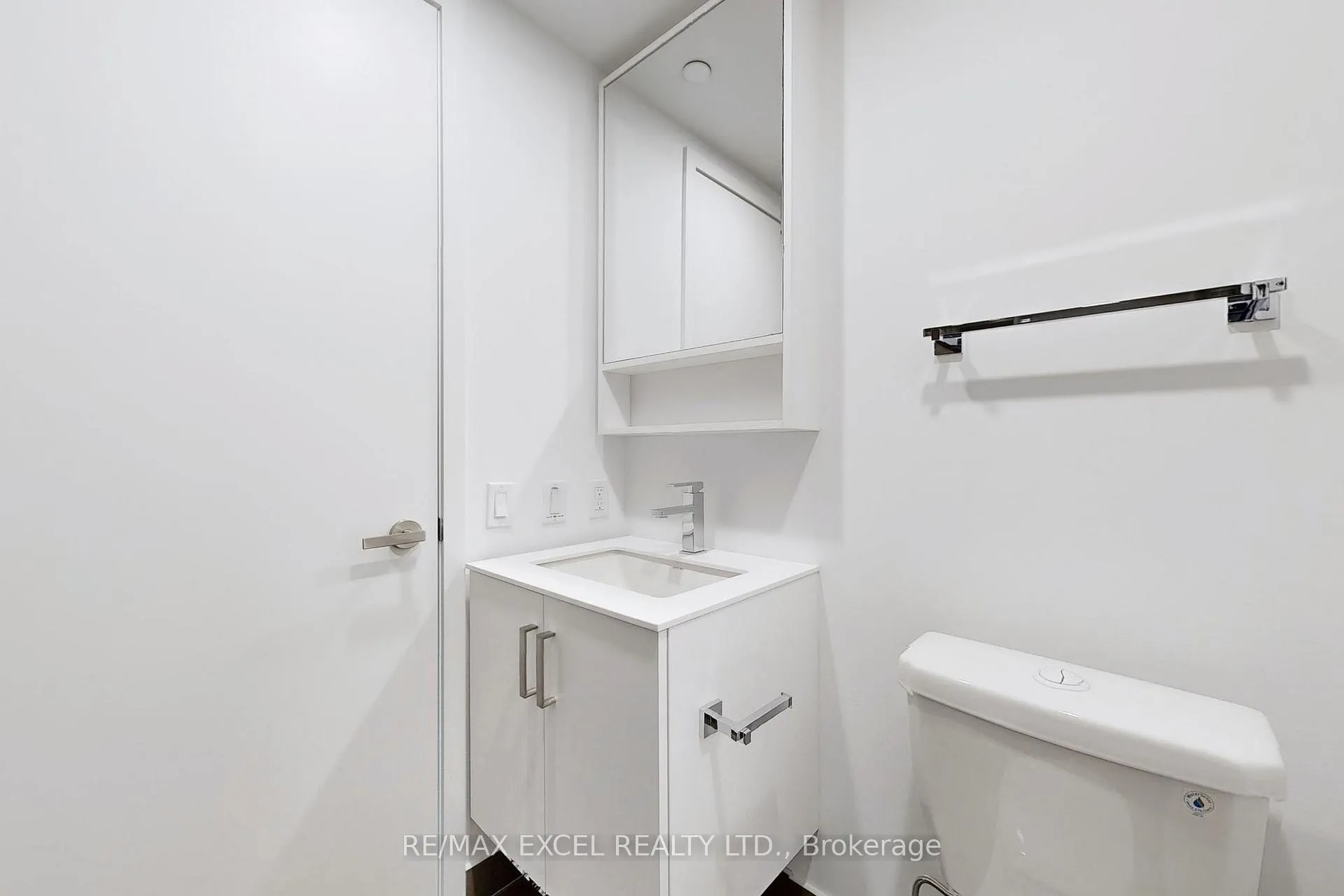 Photo 6 of Unit 1710, 111 Queen Street E, Toronto, Church-Yonge Corridor — HOMEH