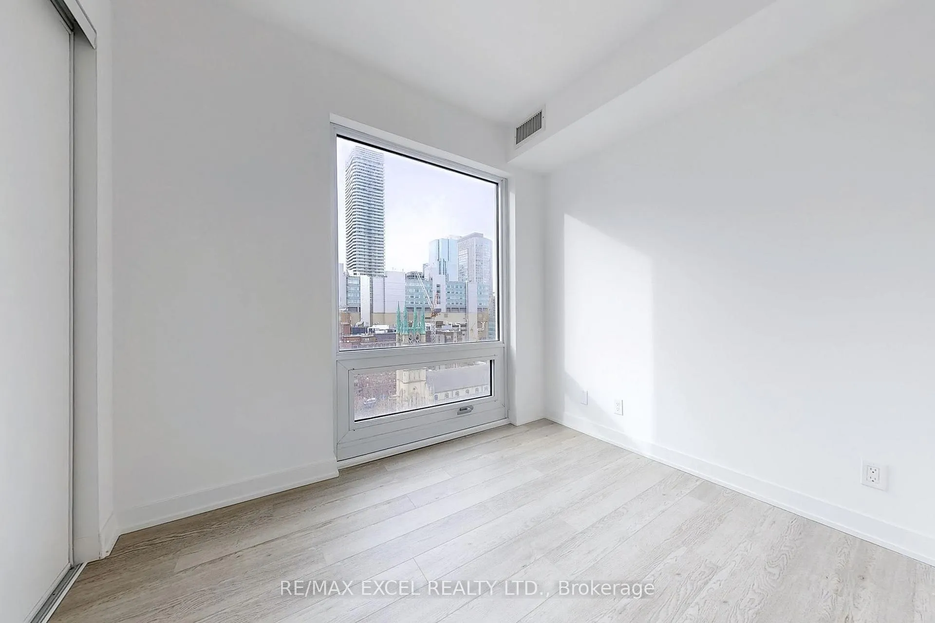 Photo 10 of Unit 1710, 111 Queen Street E, Toronto, Church-Yonge Corridor — HOMEH
