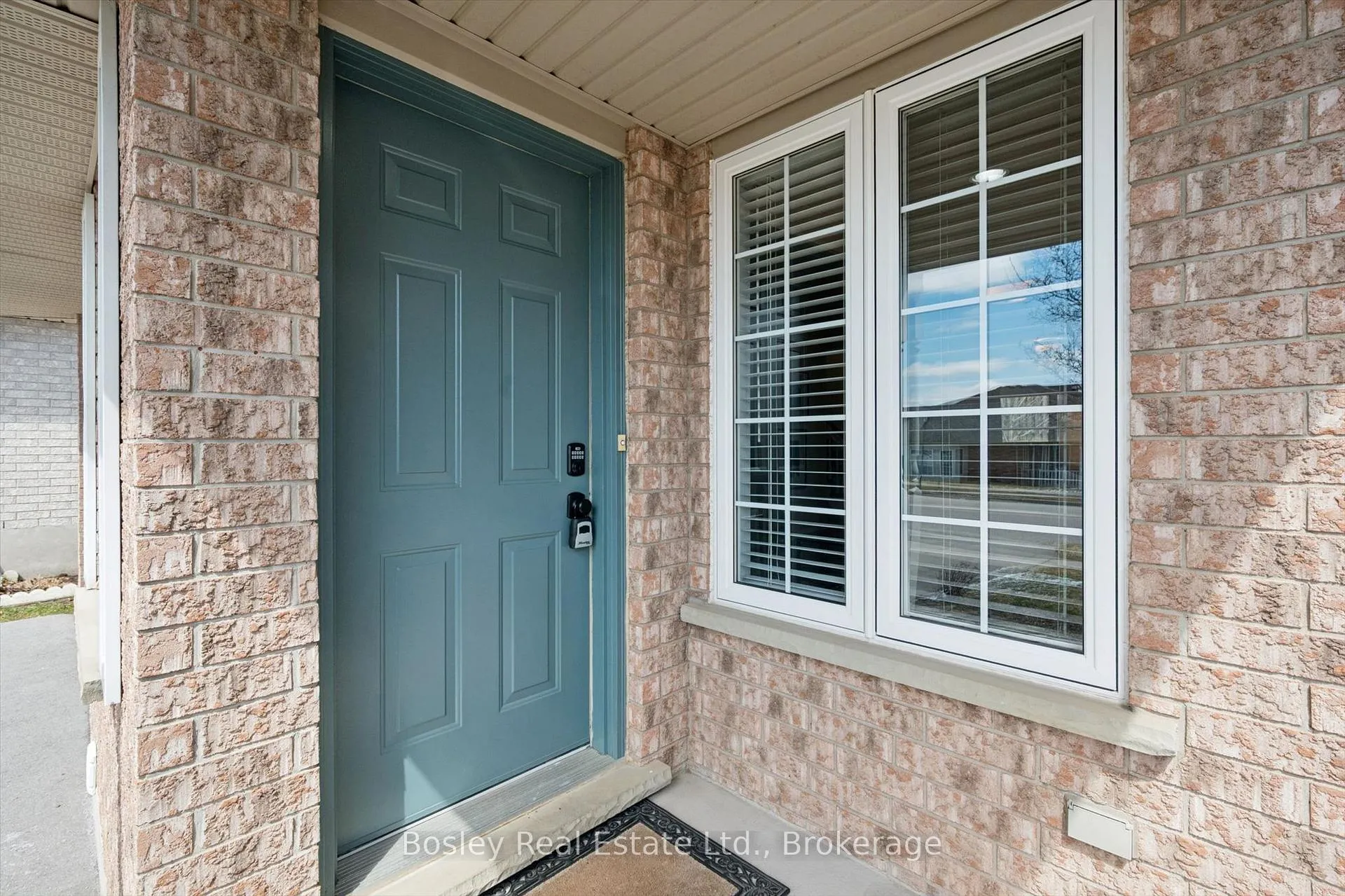 Photo 2 of 143 Bradson Drive, Guelph, Grange Road — HOMEH