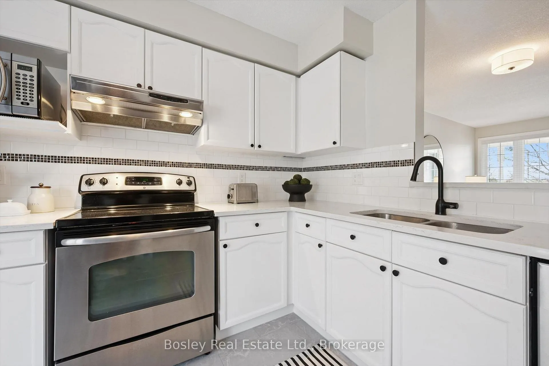 Photo 14 of 143 Bradson Drive, Guelph, Grange Road — HOMEH