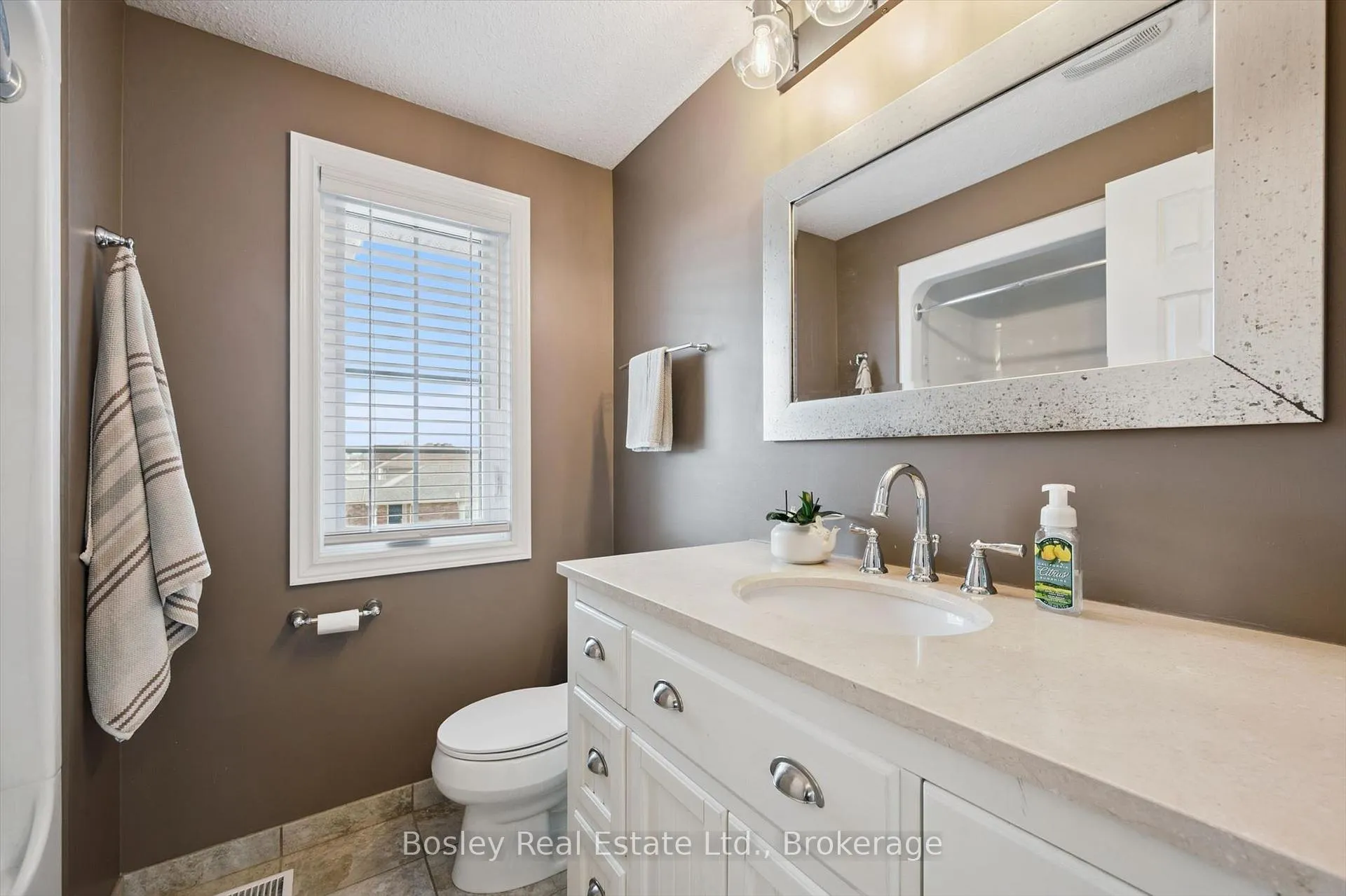 Photo 24 of 143 Bradson Drive, Guelph, Grange Road — HOMEH
