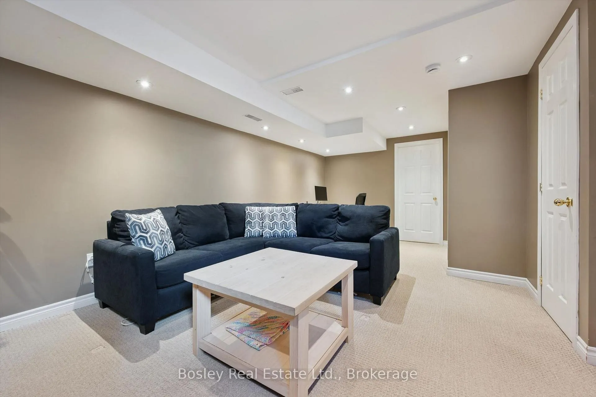 Photo 27 of 143 Bradson Drive, Guelph, Grange Road — HOMEH