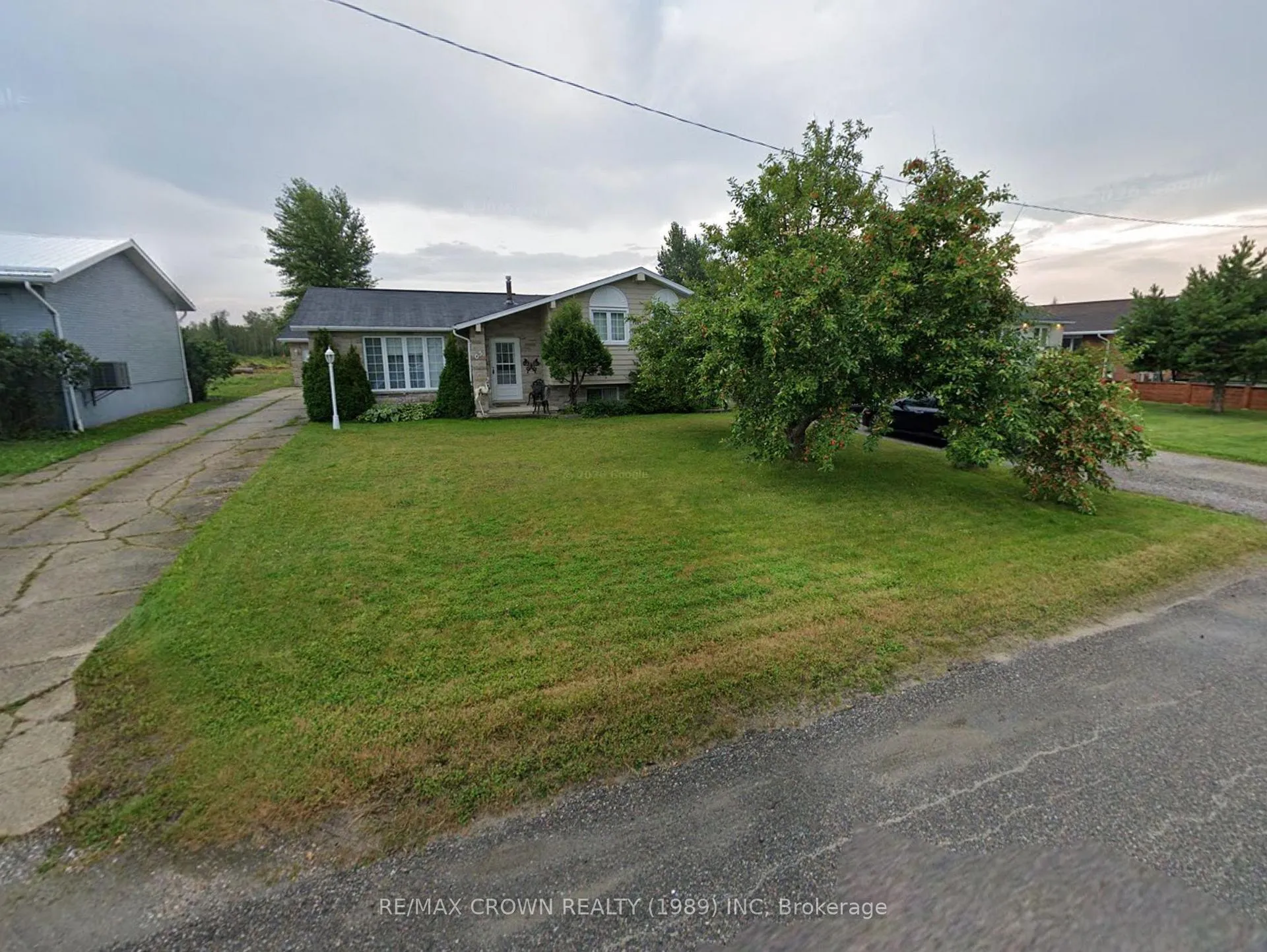 Photo 2 of 5 Migneault Avenue, Kapuskasing — HOMEH