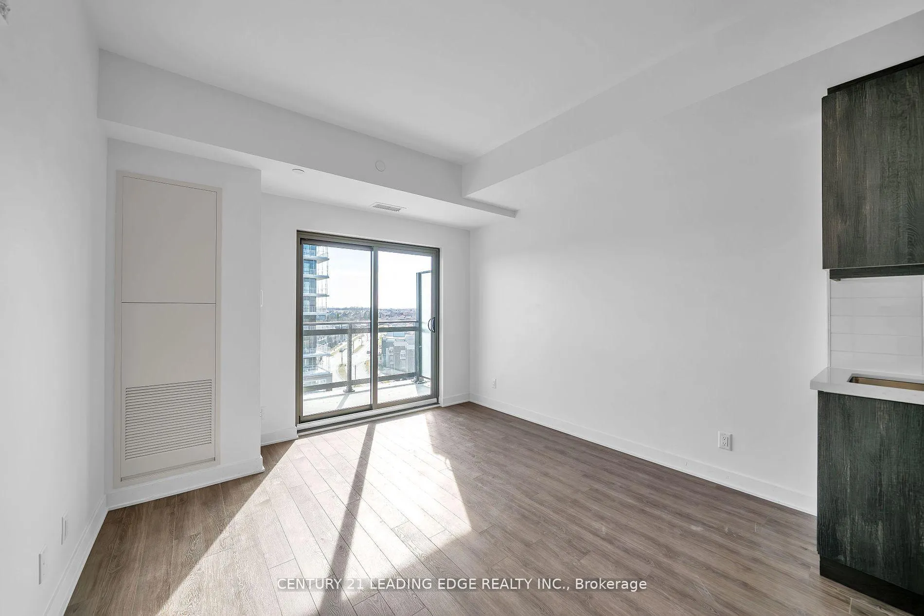 Photo 4 of Unit 811, 55 Clarington Boulevard, Clarington, Bowmanville — HOMEH
