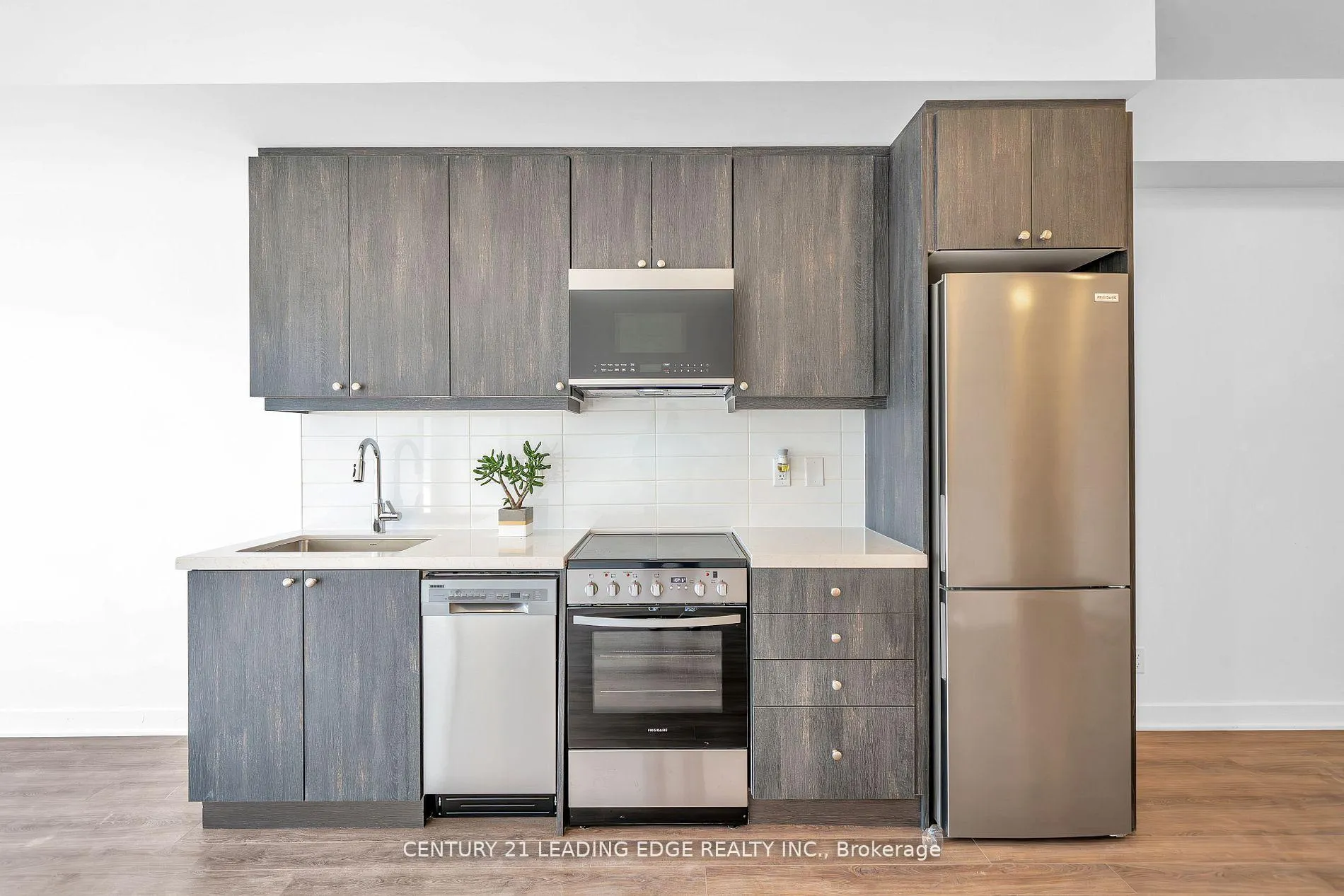 Photo 8 of Unit 811, 55 Clarington Boulevard, Clarington, Bowmanville — HOMEH
