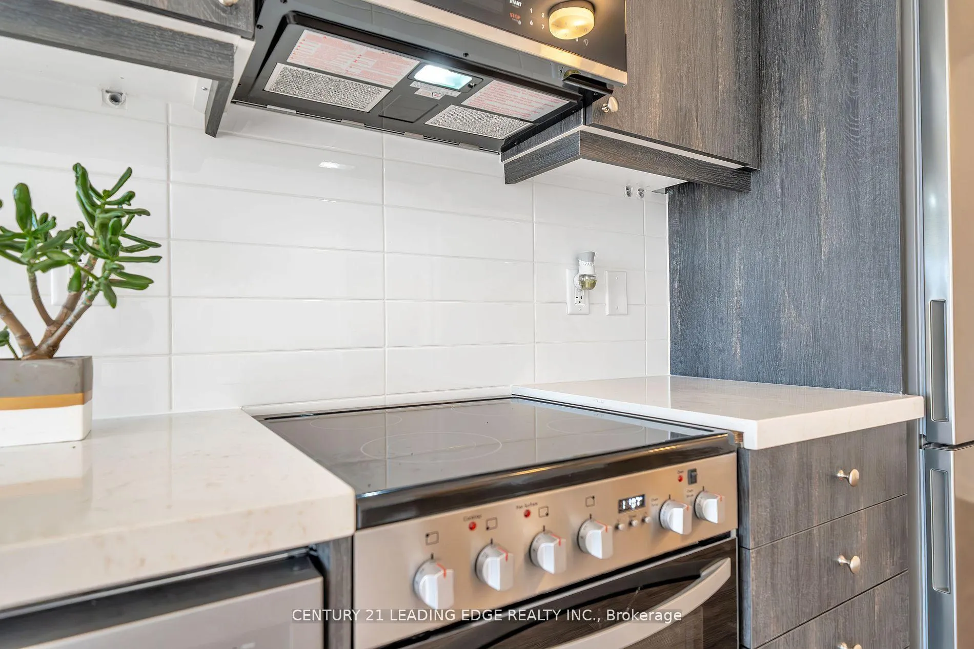 Photo 12 of Unit 811, 55 Clarington Boulevard, Clarington, Bowmanville — HOMEH