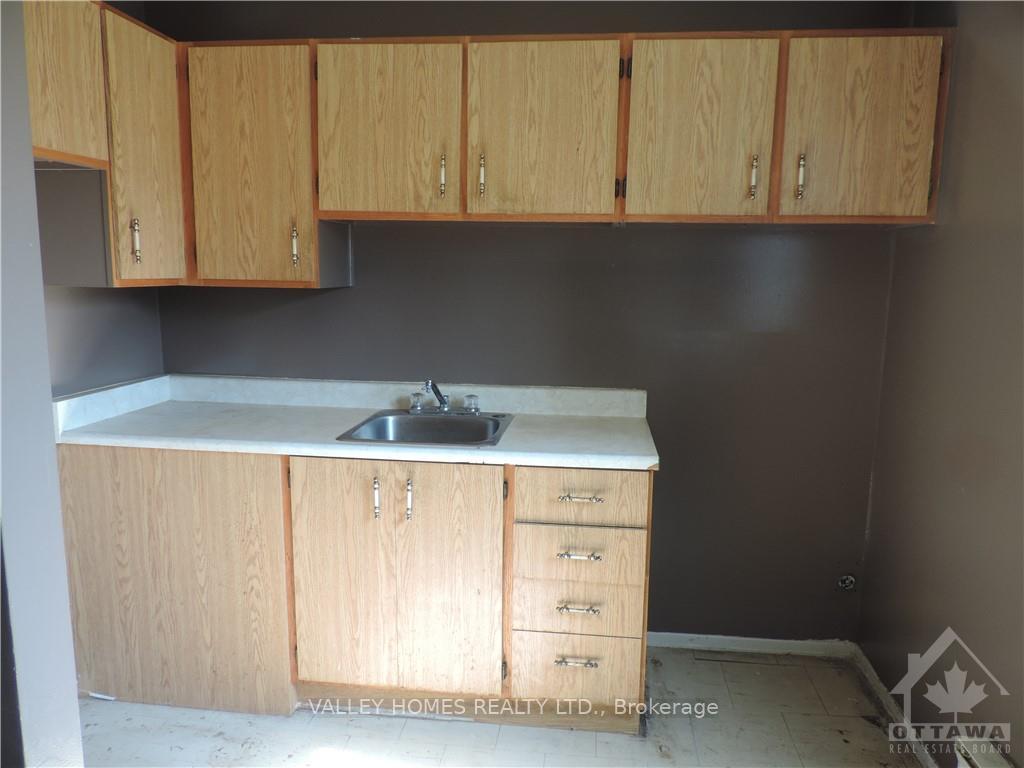 Photo 2 of 340 Pattie Drive, Carleton Place — HOMEH