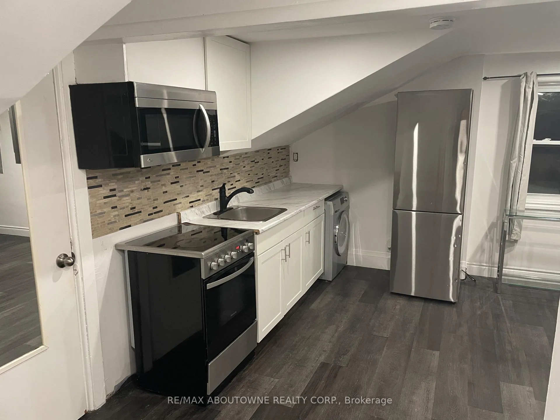 Photo 2 of Unit 4, 85 Wilson Street, Hamilton, Beasley — HOMEH