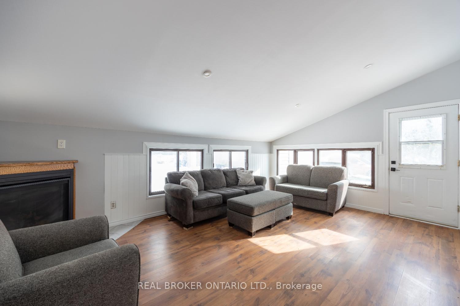 Photo 4 of 113 Baldwin Street, Clarington, Newcastle — HOMEH