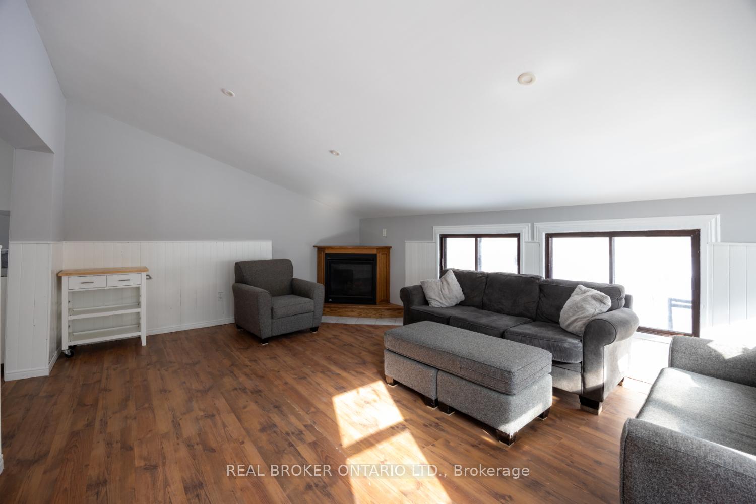 Photo 5 of 113 Baldwin Street, Clarington, Newcastle — HOMEH