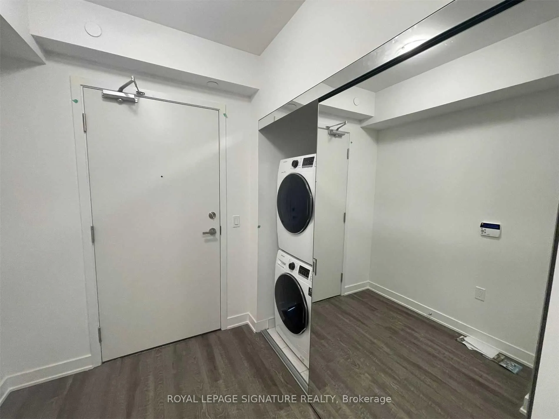 Photo 4 of Unit 2516, 195 Redpath Avenue, Toronto, Mount Pleasant West — HOMEH