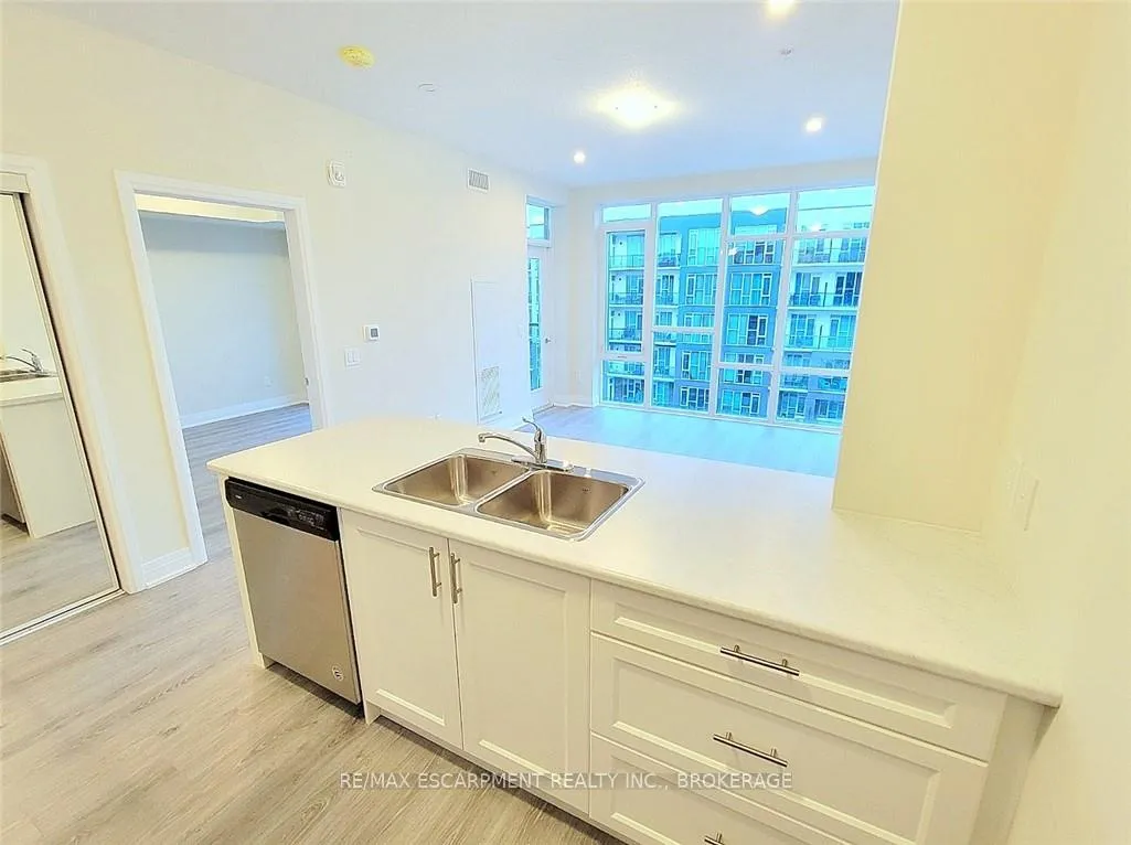 Photo 7 of Unit 546, 16 Concord Place, Grimsby, Grimsby Beach — HOMEH