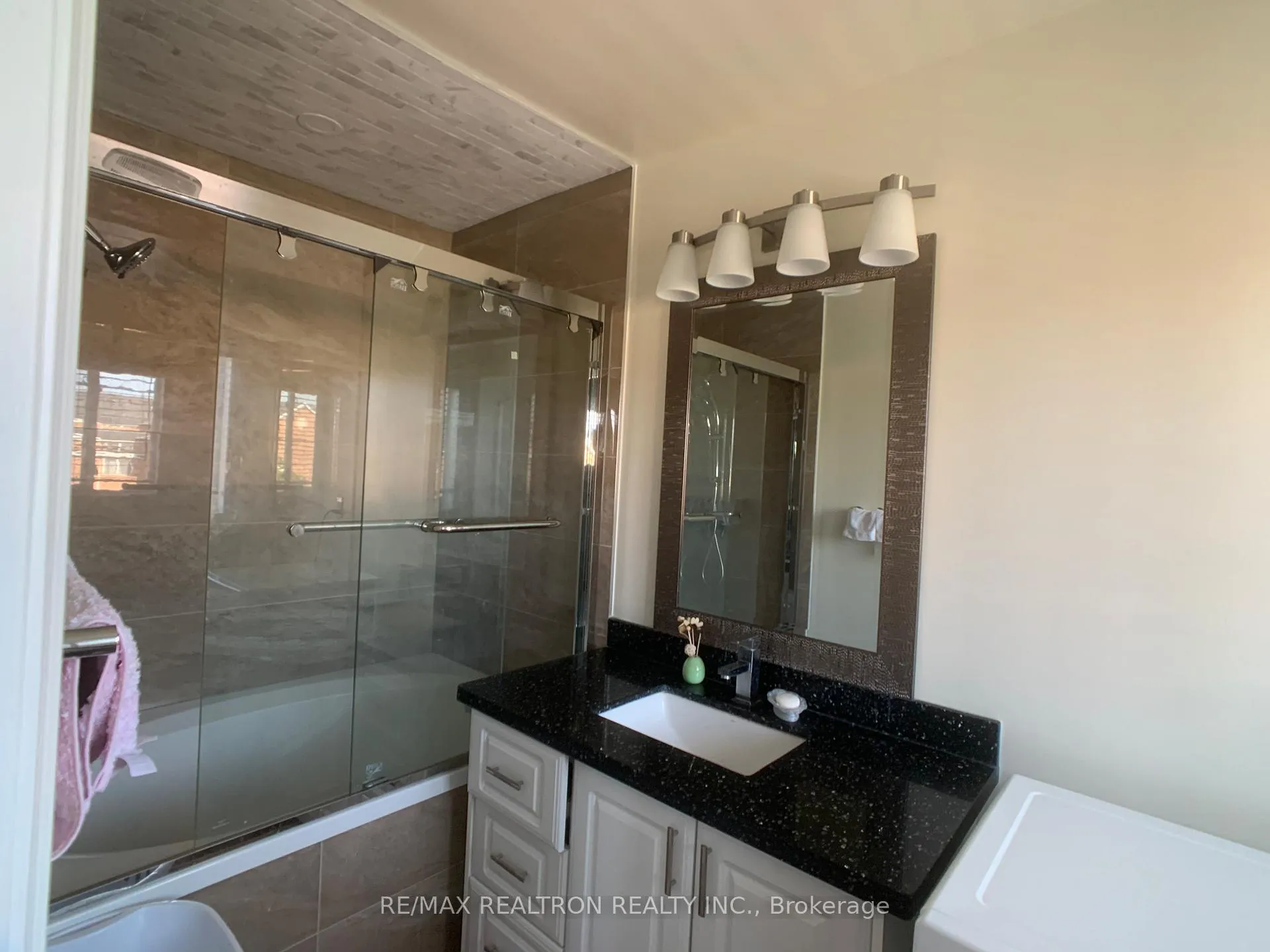 Photo 18 of 168 Town Centre Boulevard, Markham, Unionville — HOMEH