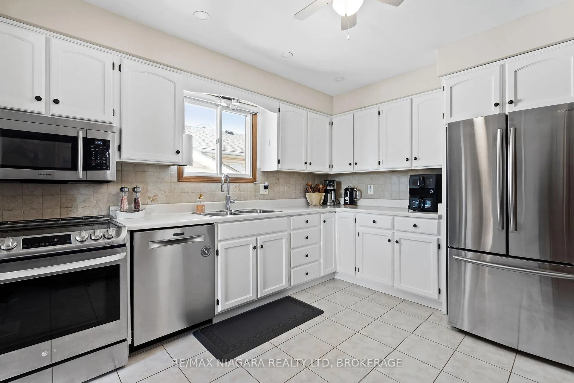 Photo 10 of 7847 Swan Street, Niagara Falls, Ascot — HOMEH
