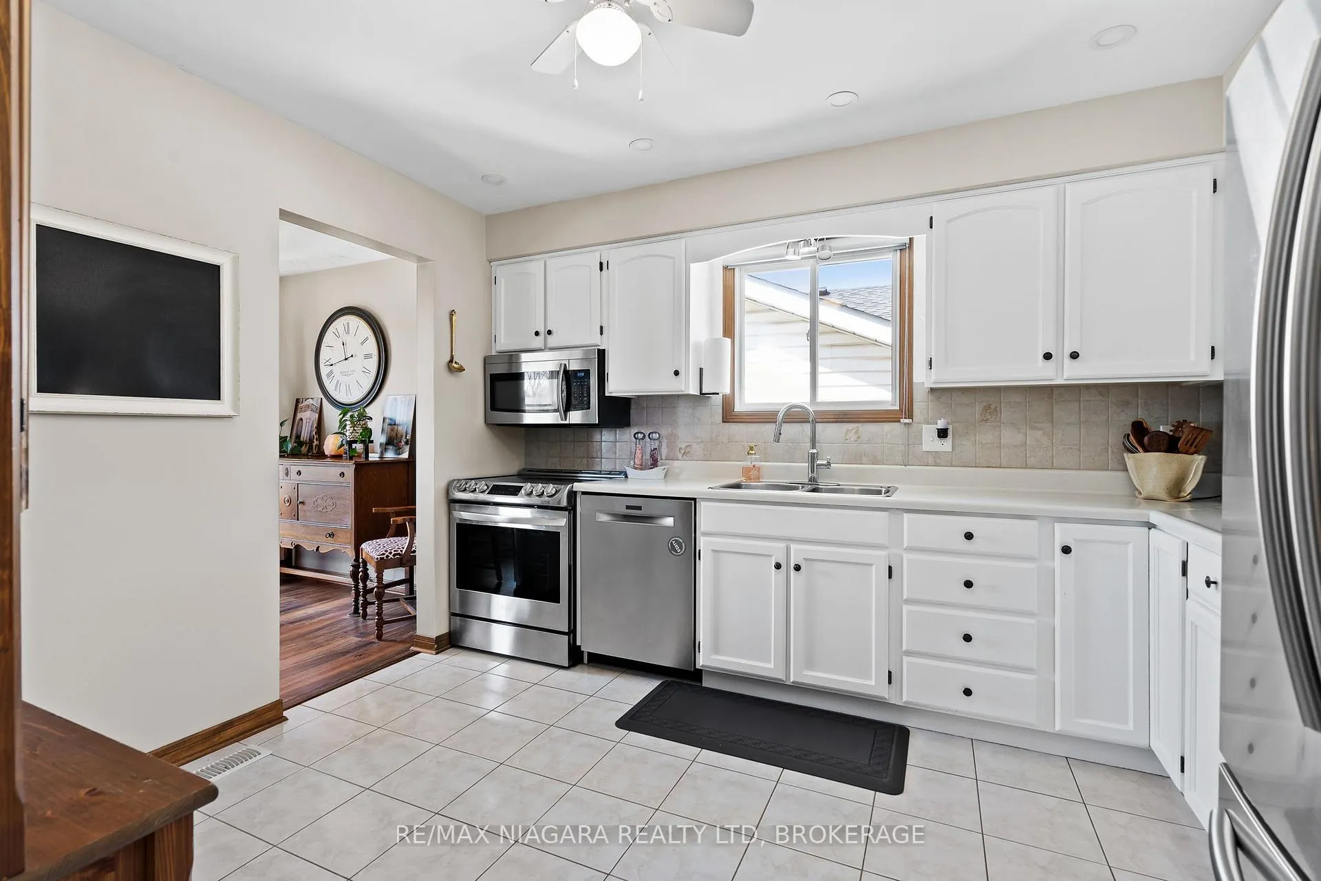 Photo 12 of 7847 Swan Street, Niagara Falls, Ascot — HOMEH